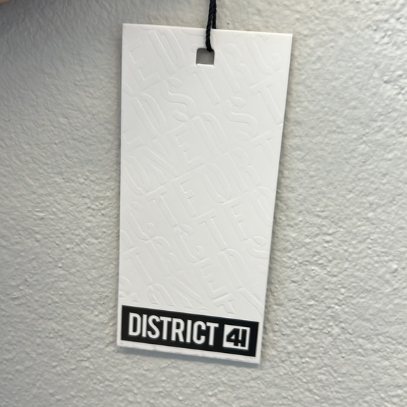 NWOT DISTRICT RASHGUARD SET - Picture 6 of 6